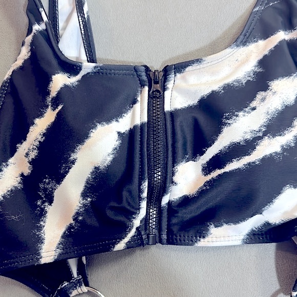 Matte Collection Riley Monokini - Picture 4 of 6